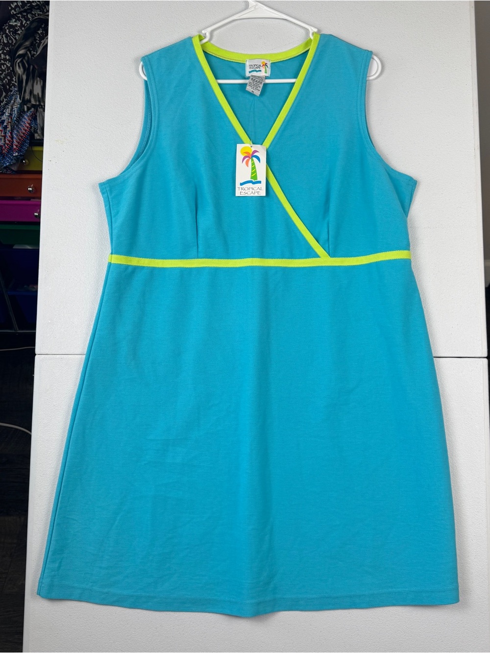 Tropical Escape Sleeveless Dress Womens XL Turquoise Green Knee Length VNeck NWT